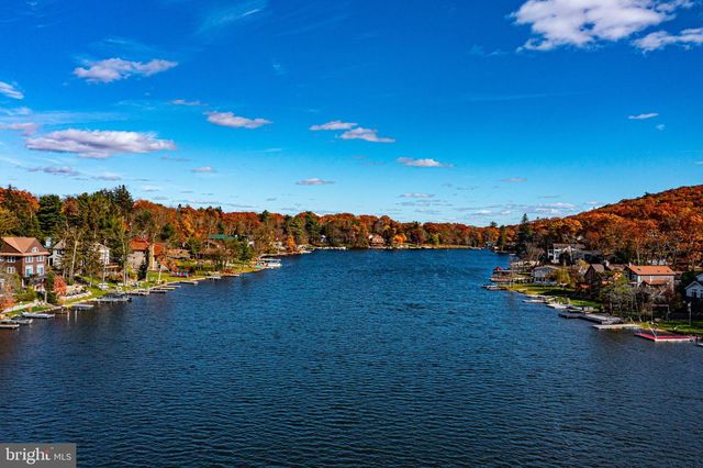 340 MOSEYWOOD RD, Lake Harmony, PA 18624