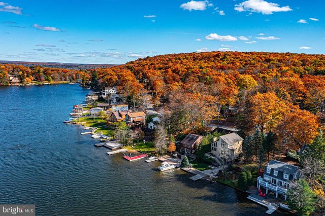 340 MOSEYWOOD RD, Lake Harmony, PA 18624