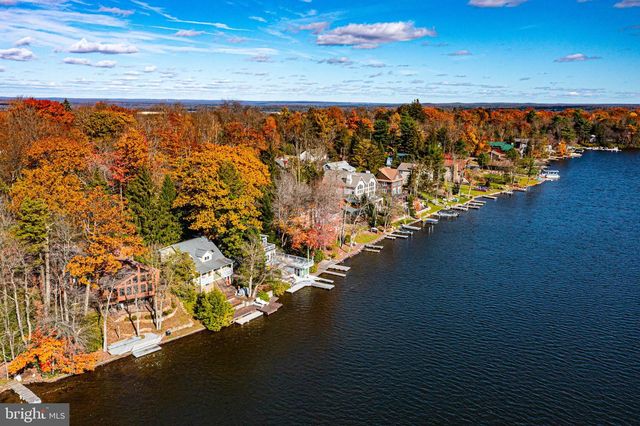 340 MOSEYWOOD RD, Lake Harmony, PA 18624