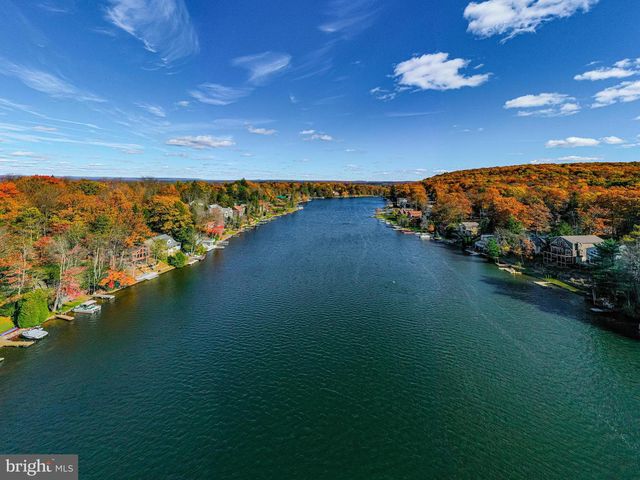 340 MOSEYWOOD RD, Lake Harmony, PA 18624