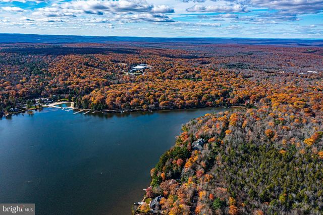 340 MOSEYWOOD RD, Lake Harmony, PA 18624