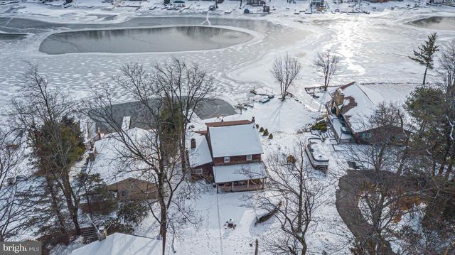 340 MOSEYWOOD RD, Lake Harmony, PA 18624