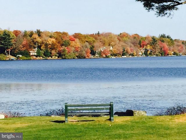 340 MOSEYWOOD RD, Lake Harmony, PA 18624