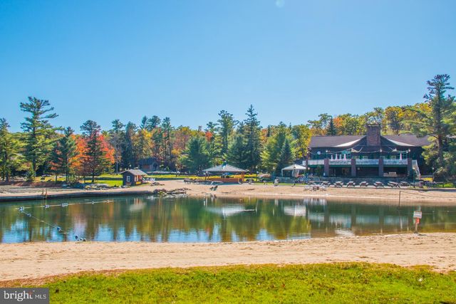 340 MOSEYWOOD RD, Lake Harmony, PA 18624