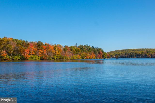 340 MOSEYWOOD RD, Lake Harmony, PA 18624