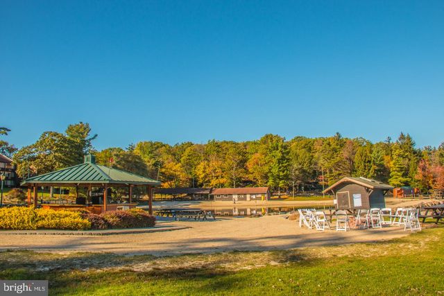 340 MOSEYWOOD RD, Lake Harmony, PA 18624