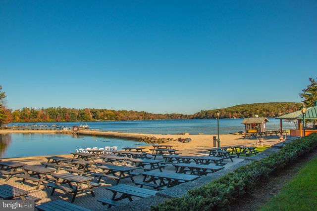 340 MOSEYWOOD RD, Lake Harmony, PA 18624