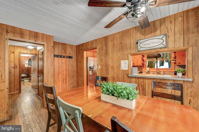 340 MOSEYWOOD RD, Lake Harmony, PA 18624