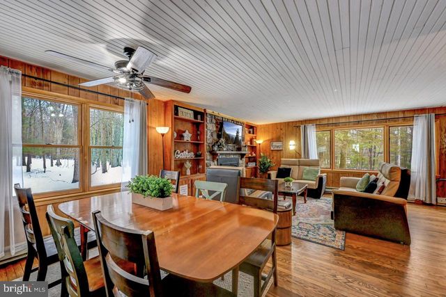 340 MOSEYWOOD RD, Lake Harmony, PA 18624