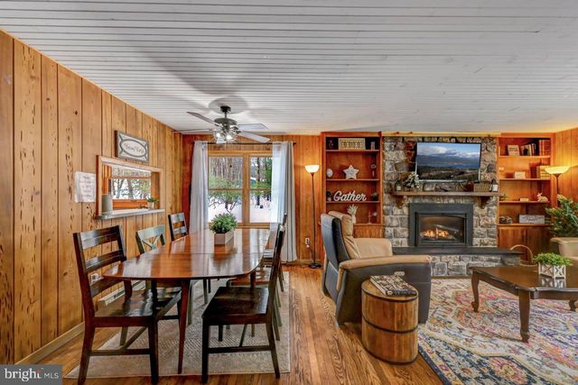 340 MOSEYWOOD RD, Lake Harmony, PA 18624