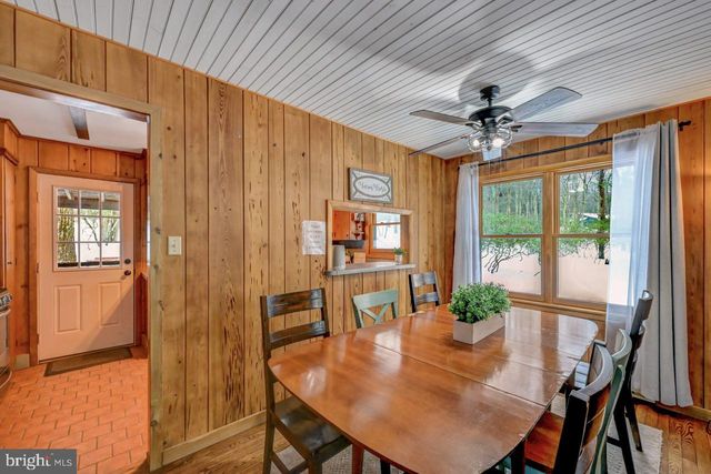 340 MOSEYWOOD RD, Lake Harmony, PA 18624