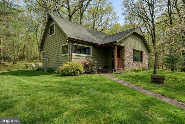340 MOSEYWOOD RD, Lake Harmony, PA 18624