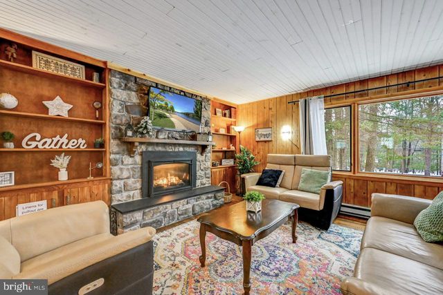 340 MOSEYWOOD RD, Lake Harmony, PA 18624