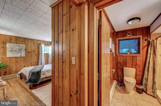 340 MOSEYWOOD RD, Lake Harmony, PA 18624