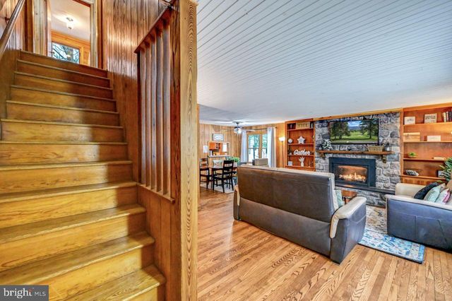 340 MOSEYWOOD RD, Lake Harmony, PA 18624