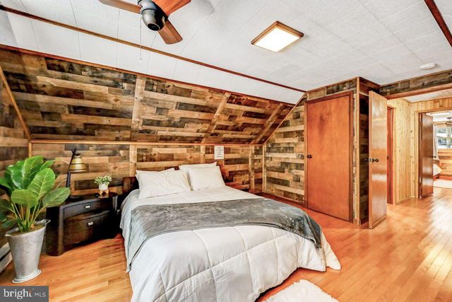 340 MOSEYWOOD RD, Lake Harmony, PA 18624