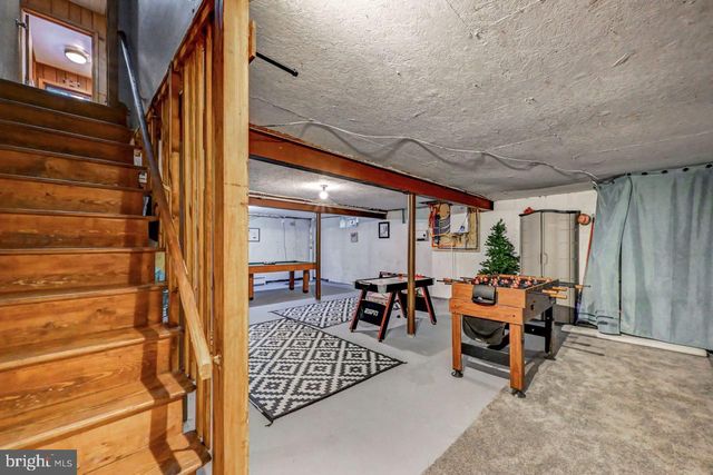 340 MOSEYWOOD RD, Lake Harmony, PA 18624