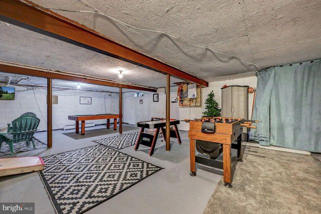 340 MOSEYWOOD RD, Lake Harmony, PA 18624