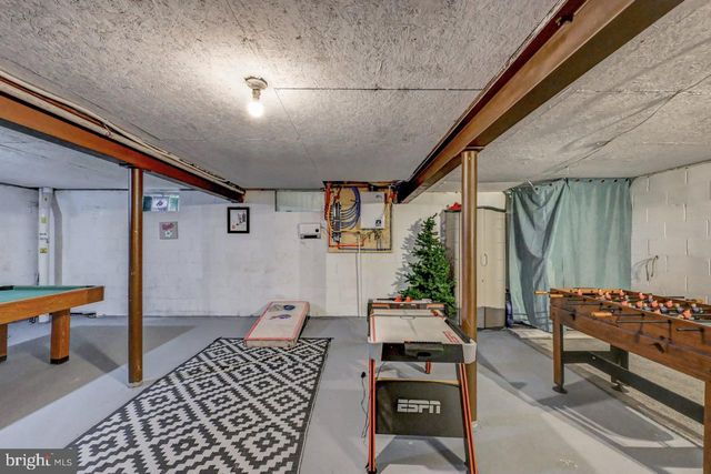 340 MOSEYWOOD RD, Lake Harmony, PA 18624