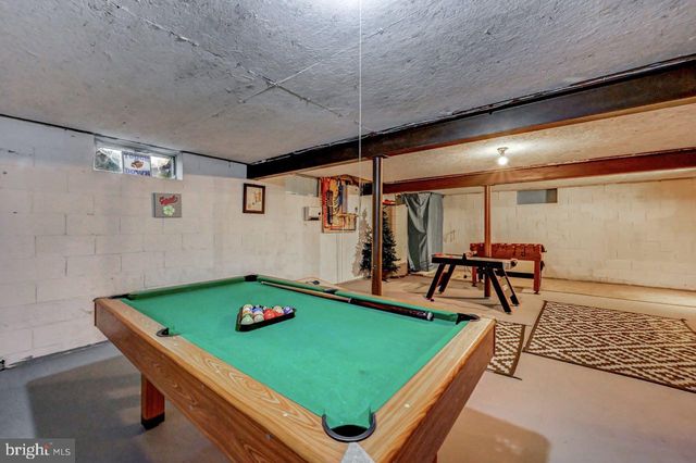 340 MOSEYWOOD RD, Lake Harmony, PA 18624