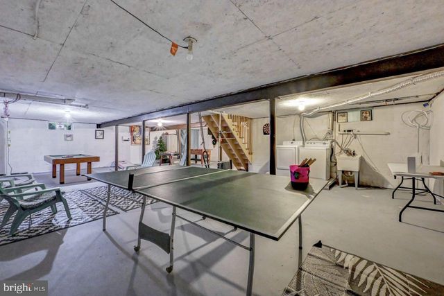 340 MOSEYWOOD RD, Lake Harmony, PA 18624