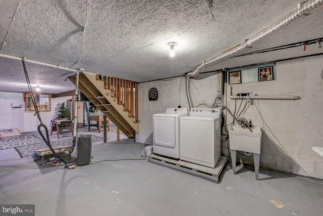 340 MOSEYWOOD RD, Lake Harmony, PA 18624