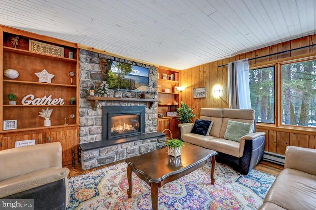 340 MOSEYWOOD RD, Lake Harmony, PA 18624