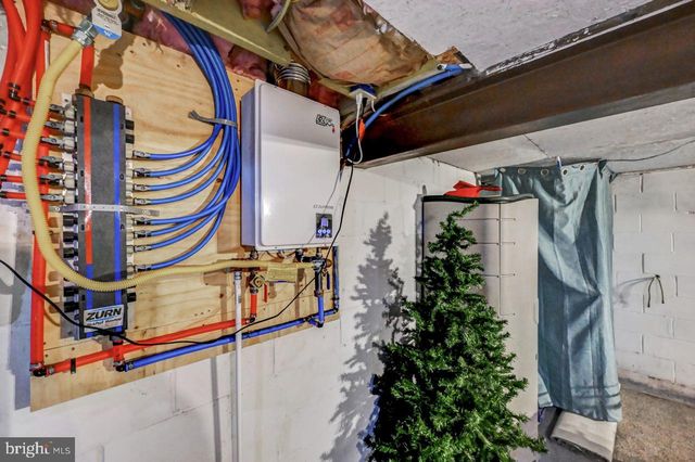 340 MOSEYWOOD RD, Lake Harmony, PA 18624