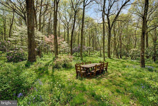 340 MOSEYWOOD RD, Lake Harmony, PA 18624