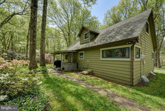 340 MOSEYWOOD RD, Lake Harmony, PA 18624