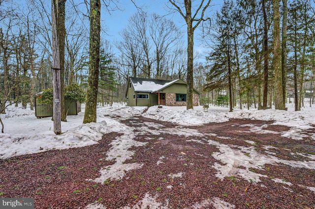 340 MOSEYWOOD RD, Lake Harmony, PA 18624