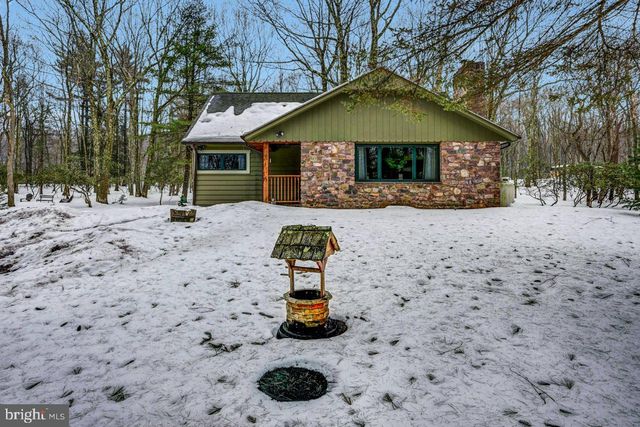 340 MOSEYWOOD RD, Lake Harmony, PA 18624