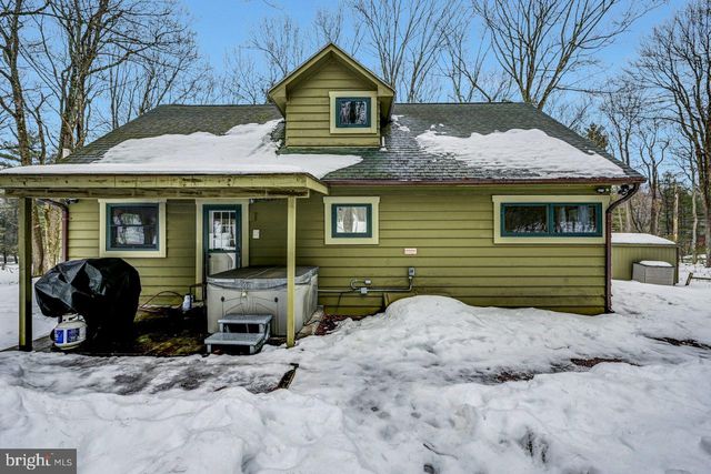 340 MOSEYWOOD RD, Lake Harmony, PA 18624