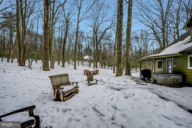 340 MOSEYWOOD RD, Lake Harmony, PA 18624