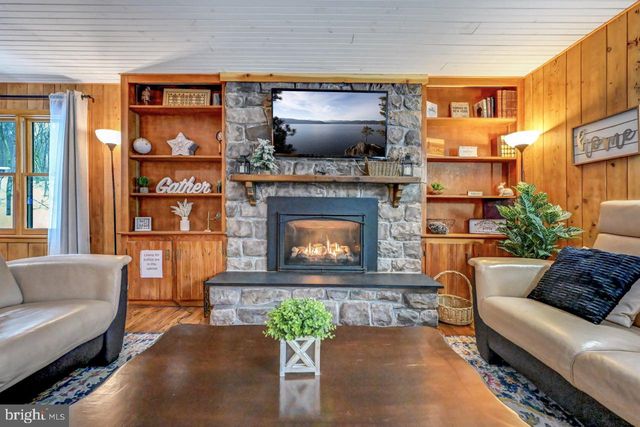 340 MOSEYWOOD RD, Lake Harmony, PA 18624