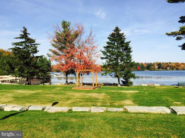 340 MOSEYWOOD RD, Lake Harmony, PA 18624