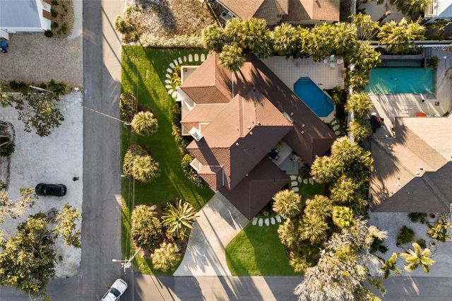 106 49TH STREET, Holmes Beach, FL 34217