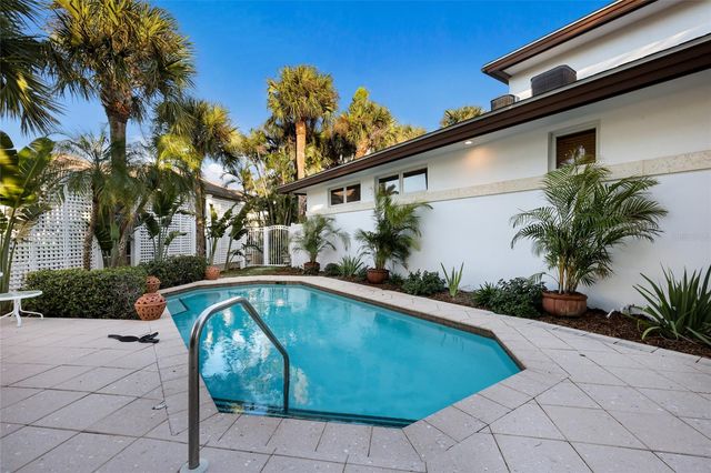 106 49TH STREET, Holmes Beach, FL 34217