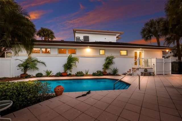 106 49TH STREET, Holmes Beach, FL 34217