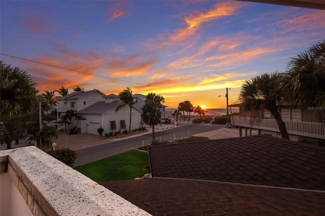 106 49TH STREET, Holmes Beach, FL 34217