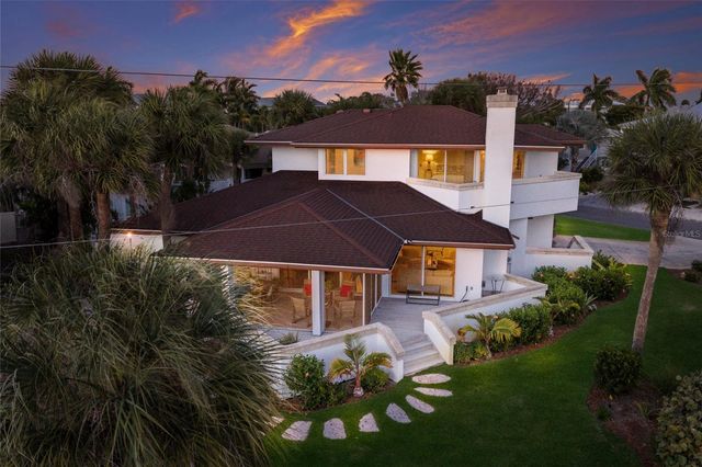 106 49TH STREET, Holmes Beach, FL 34217