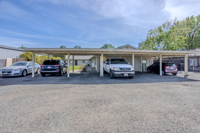 5570 Mountain View Drive, Redding, CA 96003