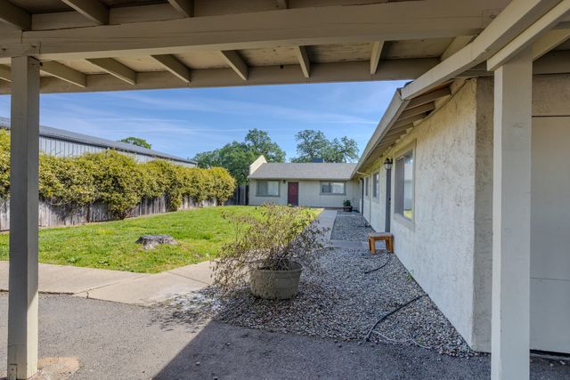 5570 Mountain View Drive, Redding, CA 96003