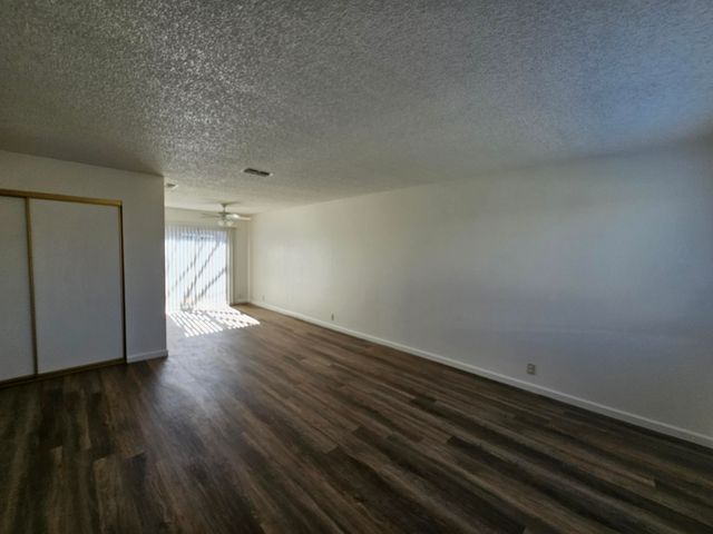 5570 Mountain View Drive, Redding, CA 96003