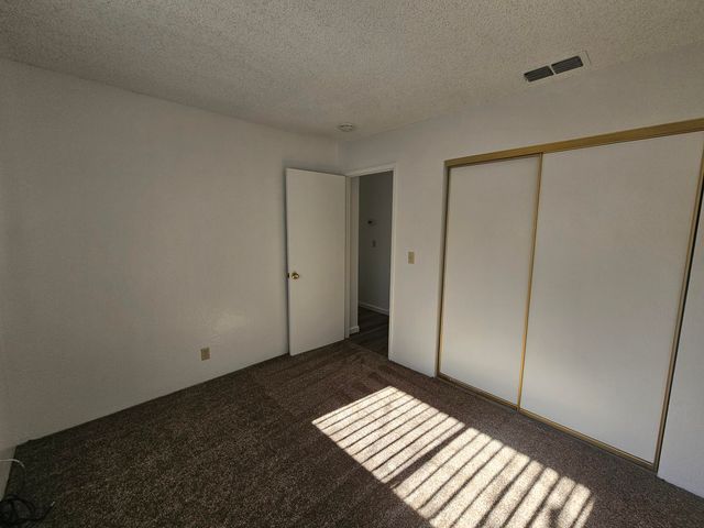 5570 Mountain View Drive, Redding, CA 96003