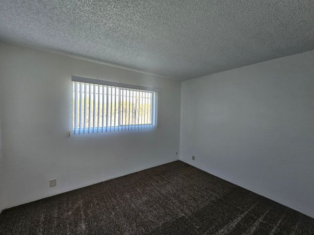 5570 Mountain View Drive, Redding, CA 96003