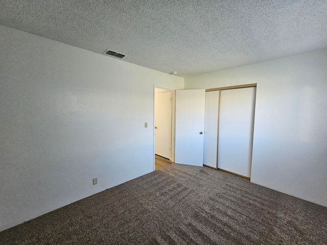 5570 Mountain View Drive, Redding, CA 96003