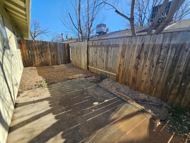 5570 Mountain View Drive, Redding, CA 96003