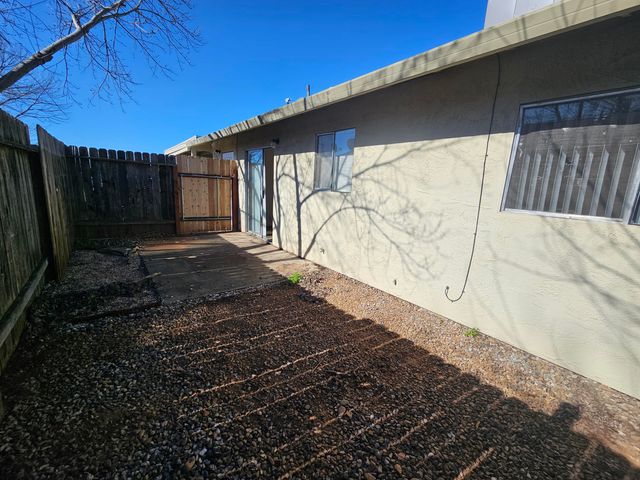 5570 Mountain View Drive, Redding, CA 96003