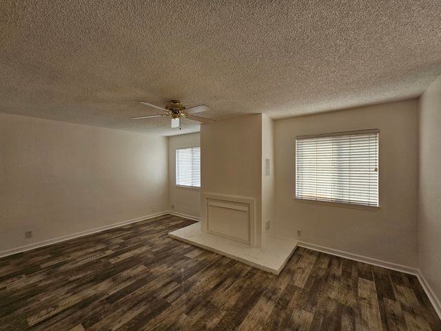 5570 Mountain View Drive, Redding, CA 96003